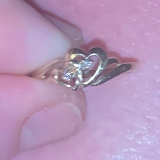 Size 6 10kt gold heart ring