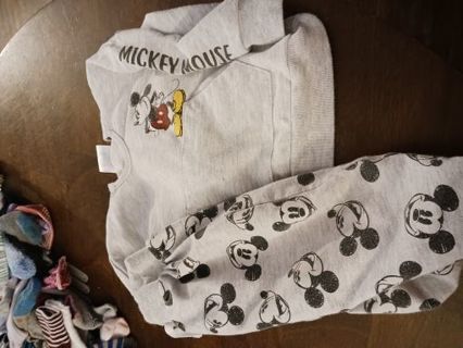 Baby 2 pieces mickey mouse outfit size 12m