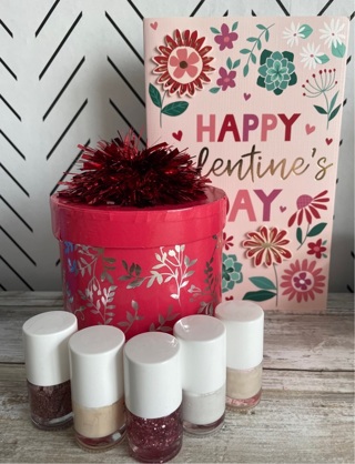 Valentine’s Day 5 piece Nail polish collection & gift box (will add card over 5000 credits )