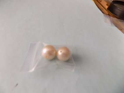 2 large white pearl beads for crafts