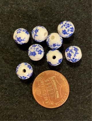 8 White and Blue Flowered Beads