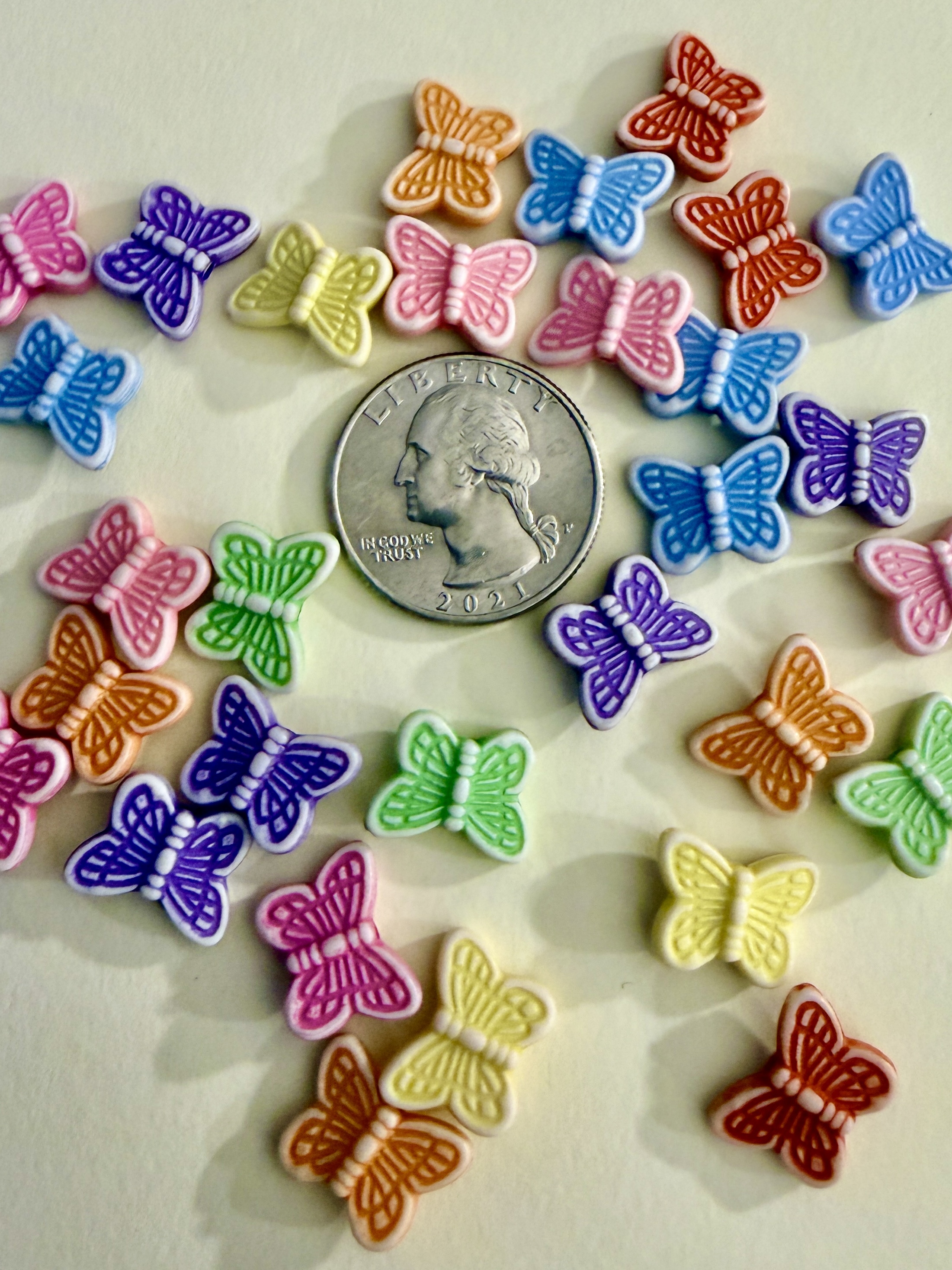 FREE: "•☆.•*´¨`*••ADORABLE 30 MULTIPLE COLOR BUTTERFLIES BEADS!!!•*´¨`*•.☆•”