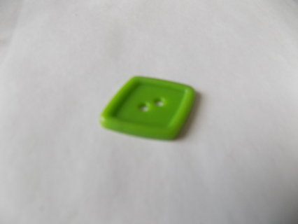 1 inch plastic green diamond button