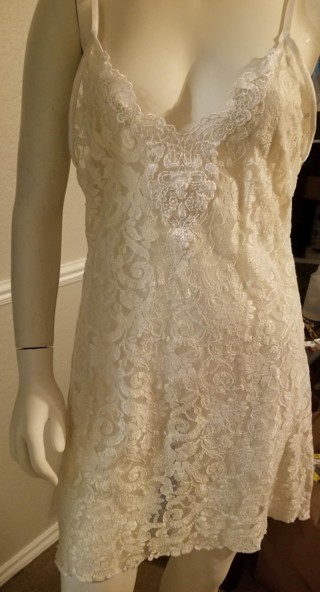 NIGHTIE by Unforgettable - SEXY CREAM STRETCH LACE - SZ M - VGUC - FREE SHPG :D