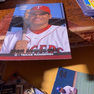 2000 pacific Ivan Rodriguez baseball card 