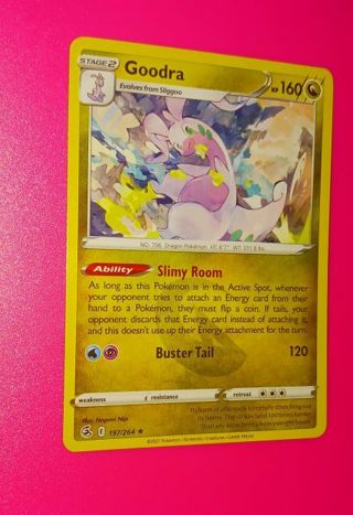 Pokemon GOODRA 197/264 Fusion Strike - RARE- - MINT