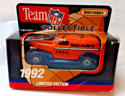 1992 MATCHBOX TEAM Collectible NFL Chicago BEARS Chevy Sedan 1/64 Cast NIB