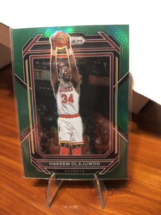 Hakeem Olajuwon 2022-23 Panini Prizm Green Prizm #290