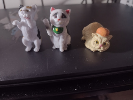 3 Cat Figures #1