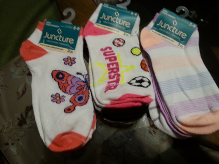 9 new pair girls socks.