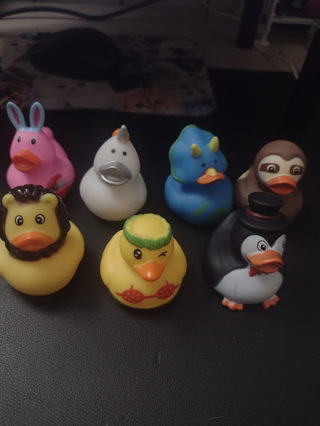 7 Rubber Duckies