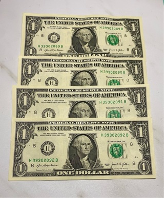 Collectors Sequential One Dollar Bills!!