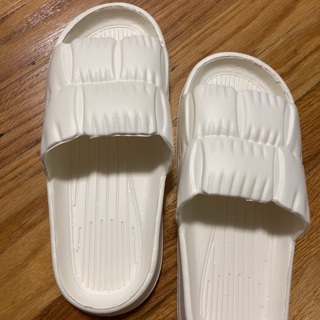 BN Size 8-8.5 His/Hers Indoor/Outdoor Slippers .