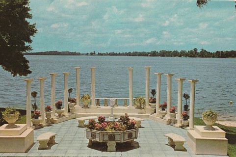 Vintage Unused Postcard: x: Grecian Stage, Cypress Gardens, FL