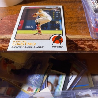 2022 topps heritage kervin Castro rookie baseball card 