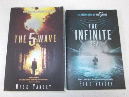 The 5th Wave & The Infinite Sea Paperback Books by Rick Yancey