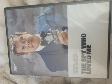 THE SPY WHO LOVED ME DVD LIKE NEW PLUS MYSTERY DVD