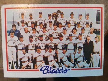 1978 TOPPS MILWAUKEE BREWERS TEAM BASEBALL CARD# 328