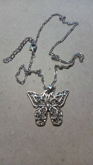 BUTTERFLY NECKLACE WITH SIZE ADJUSTER... NEVER WORN