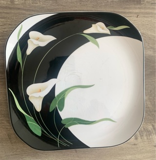 Sango Quadrille 5101 Black Lilies Semi-Porcelain Dishwasher Safe Plate