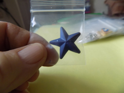 Acrylic blue star shape button 1 inch