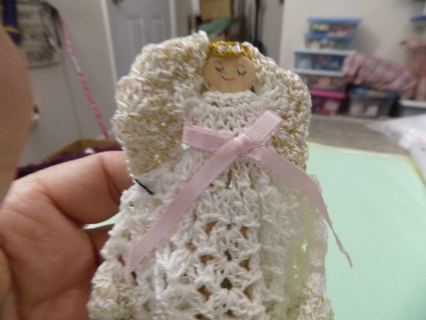 4 inch crocheted angel ornament head is a clothespin