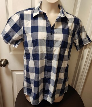 NEW - Montage - Square print short sleeve button up shirt - size M