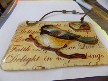 Vintage Chick a dee bird Artisian art glass suncatcher/wallhanger 7 inch