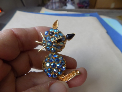 Vintage Antique? goldtone cat brooch 2 inch covered in blue stones