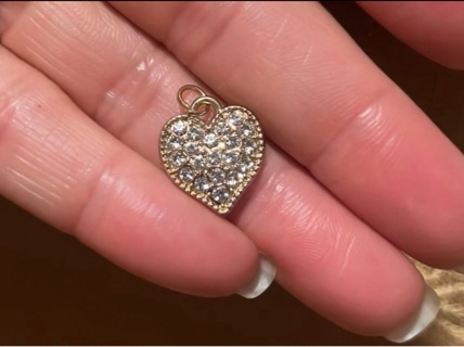 Beautiful Heart Pendant With Rhinestones