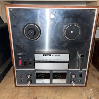 Teac A-2050 Reel to Reel tape recorder/player 