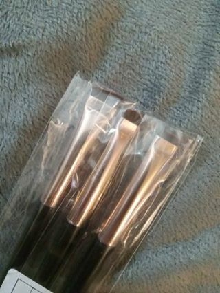 Brow brushes (3)
