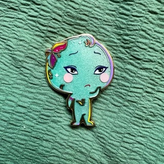 Glitter enamel pin