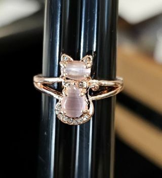 Elegant Cat Shaped Ring size 8