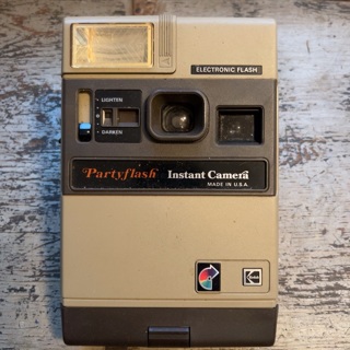 Vintage Polaroid Camera, nice condition !