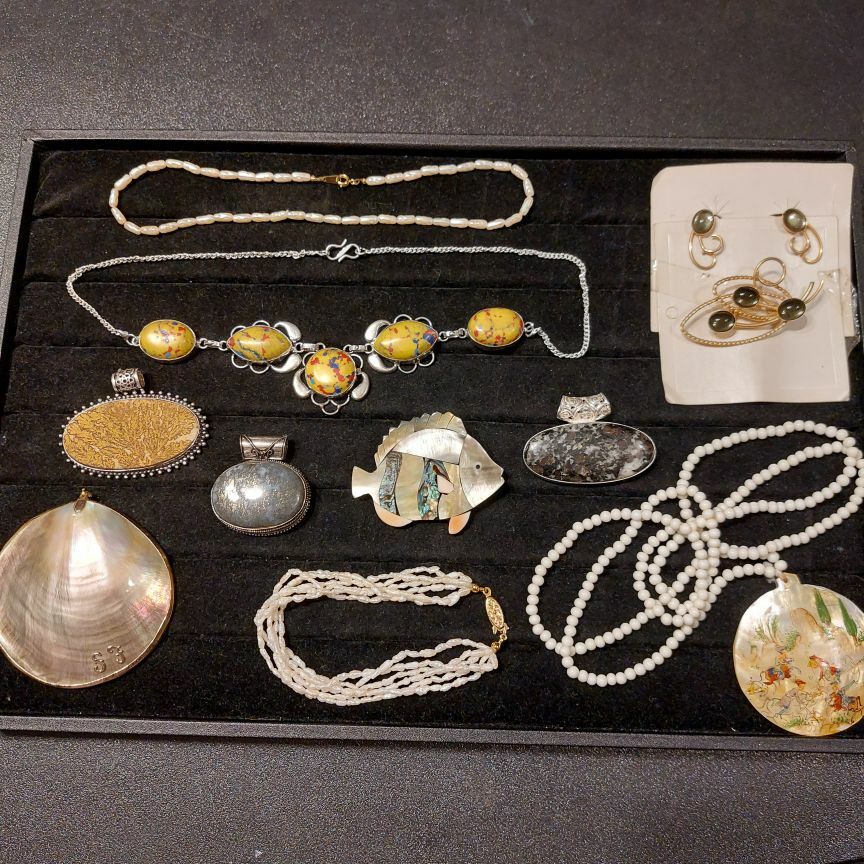 FREE: Lot of gorgeous jewelry