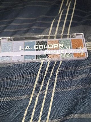 L.A COLORS ANGELIC BEAUTY EYESHADOW PALETTE