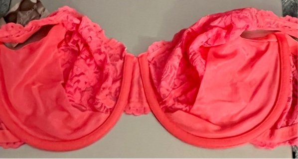 New: “Smart and Sexy” Pink Lace Underwire Bra. Size 40 DDD. Sooo Pretty