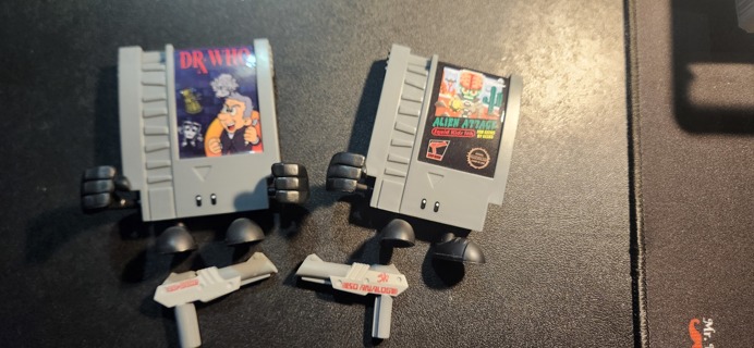 Dr Who & Alien Attack NES Nintendo looking Games Display with mini Zap Guns- Loot Crate - Squid Kids