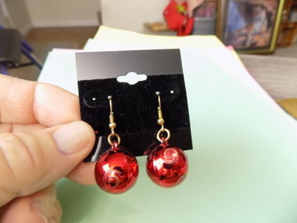 Earrings red round balls Christmas ornaments