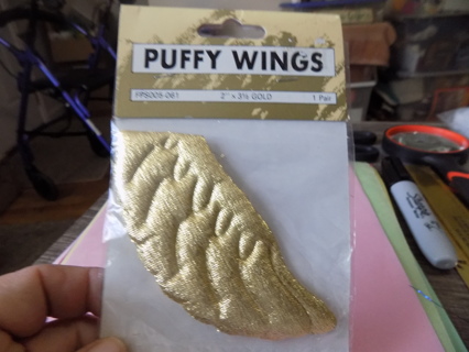 NIP Pair of Puffy Golden Angel wings 3 1/2 tall # 2