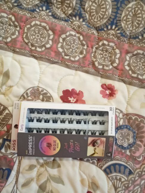 FREE: Eyelashes