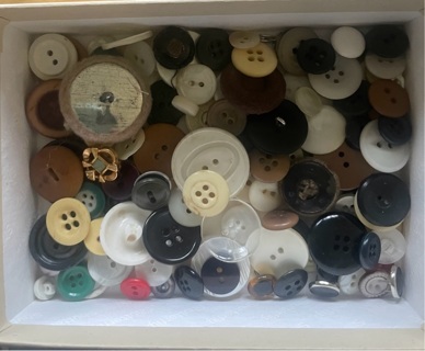 100+ Vintage buttons 