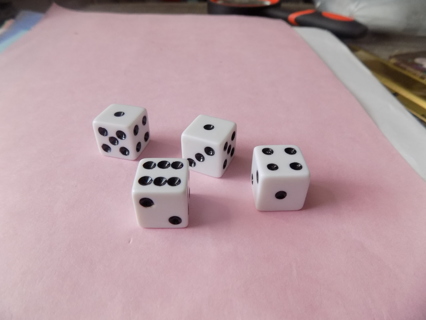 Set of 4 dice