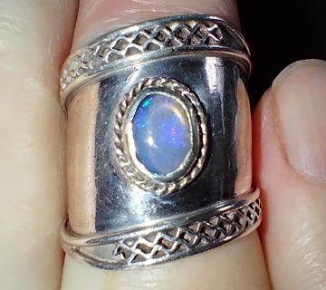 RING VINTAGE STERLING SILVER HAND MADE WITH NATURAL OPAL SIZE SIX