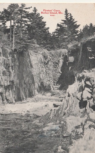 Vintage Used Postcard: (x): 1913 Pirate's Cave, Bailey Island, Maine