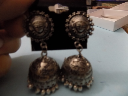 Silvertone Carved dome earrings with silver ball dangle, post attach lg circle