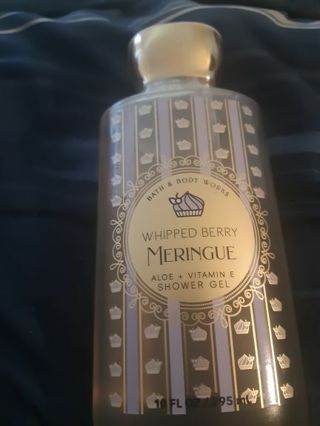 BBW whipped berry meringue shower gel