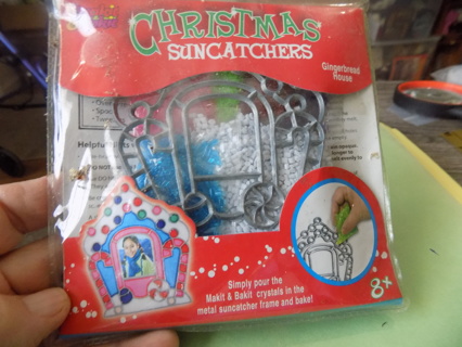 NIP Make it Bake it Christmas suncatcher photo ornament Gingerbread house # 1