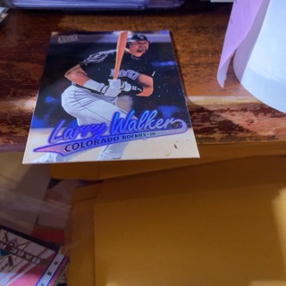 1997 fleer ultra Larry walker baseball card 